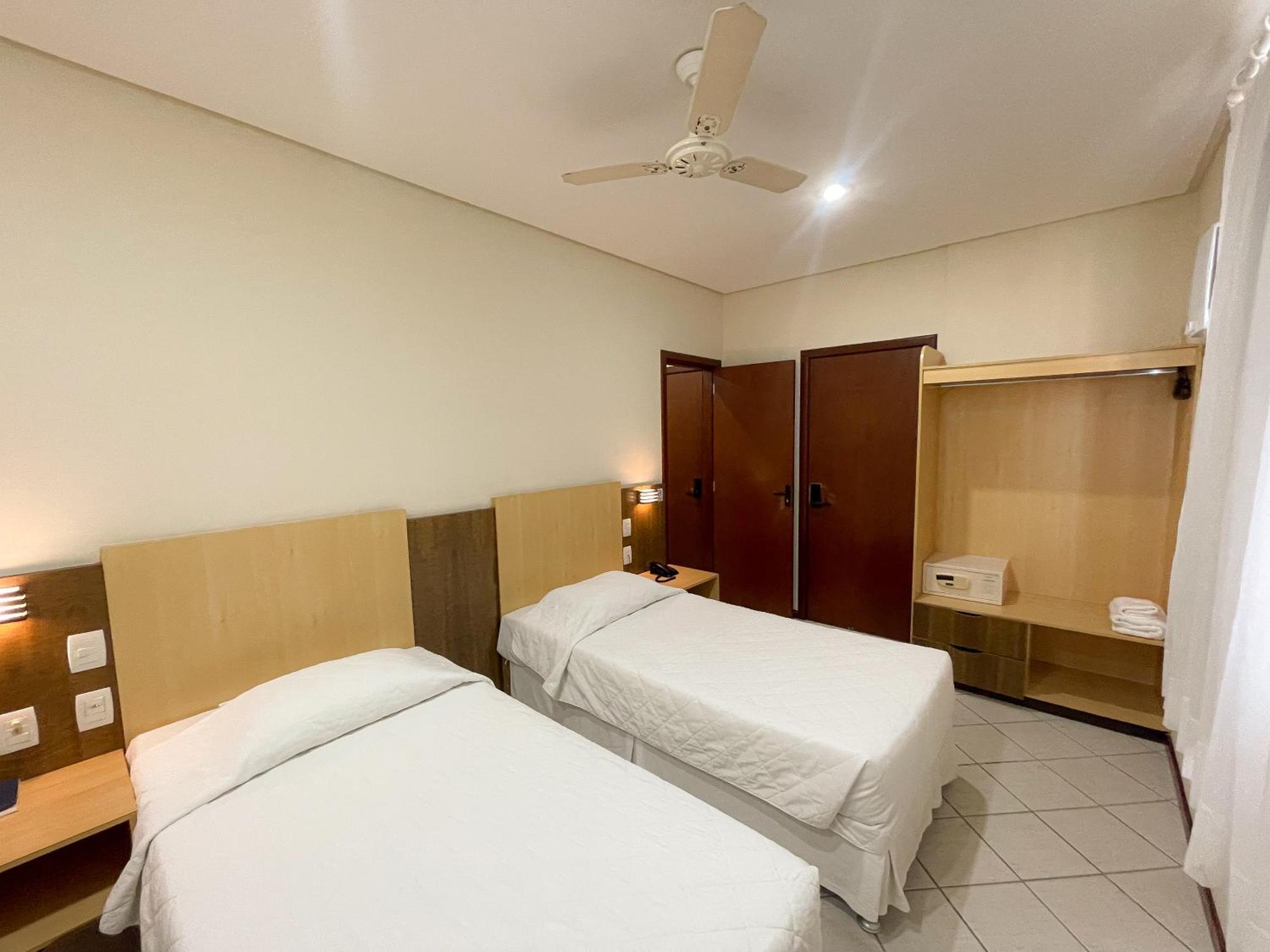 Hotel Plaza Mar Vila Velha  Bagian luar foto